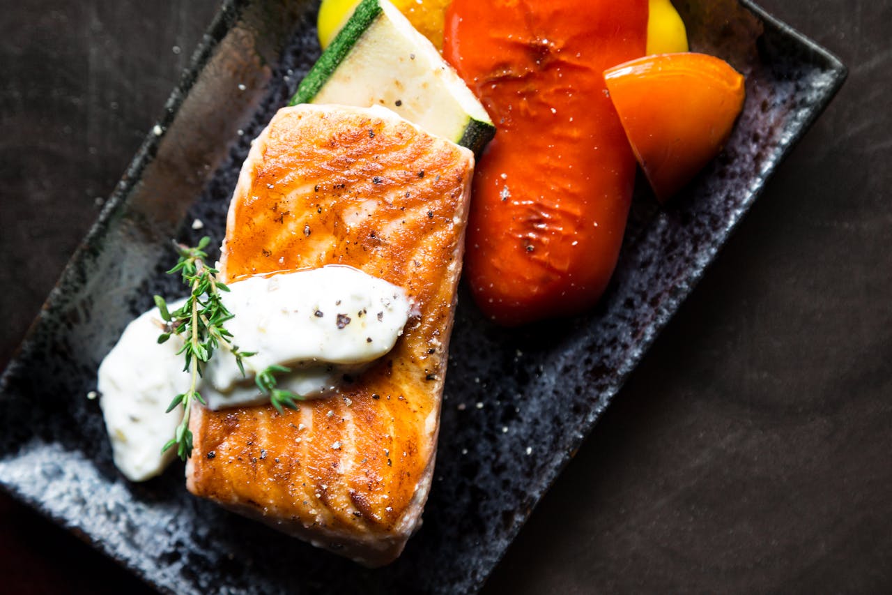 Az Air Fryer egészségügyi hatásai és helye az egészségtudatos sportolók étrendjében: Részletes Összehasonlítás más sütési módszerekkel